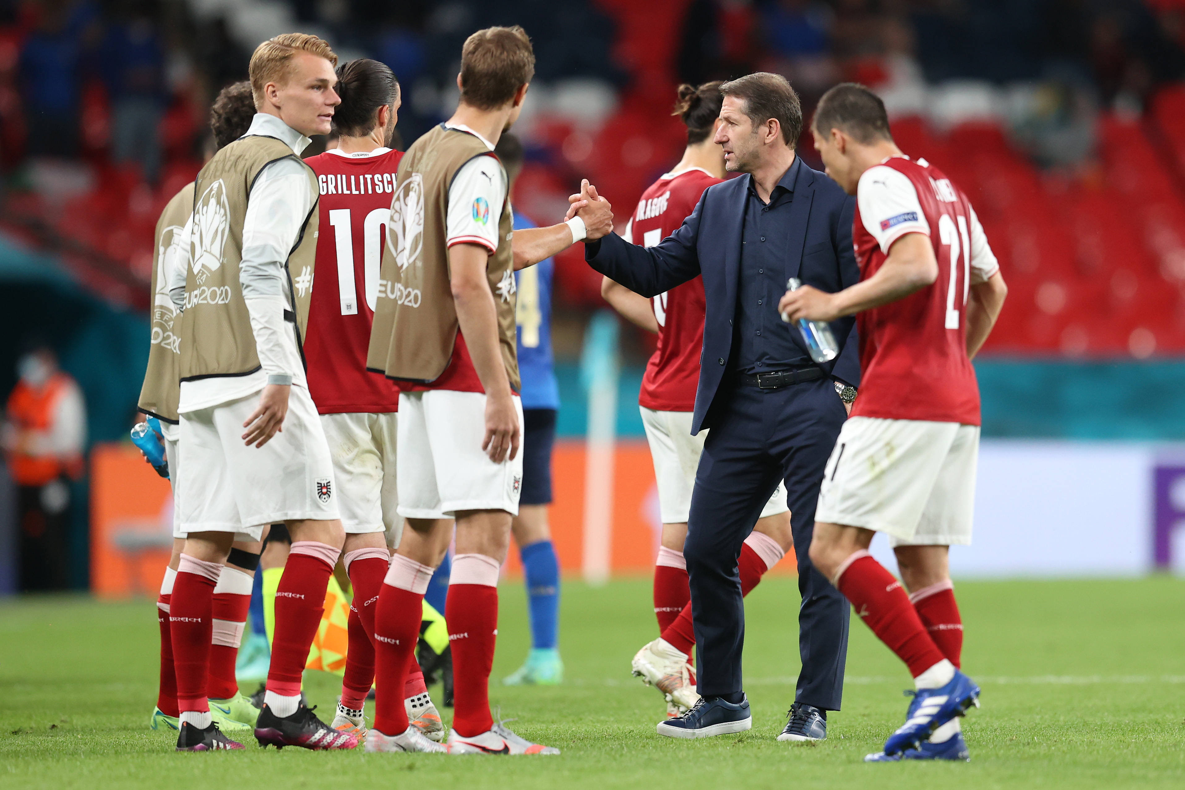 乐鱼体育地址-欧国联战局势不妙，球队纷纷寻求突破的简单介绍