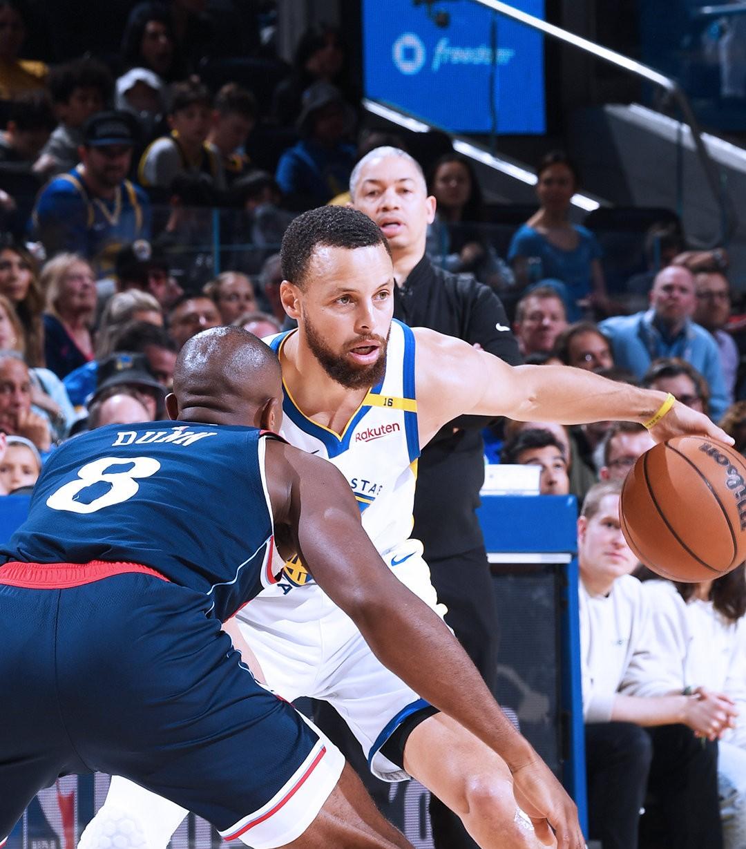 乐鱼体育官网-开拓者客场胜爵士,表现出色!