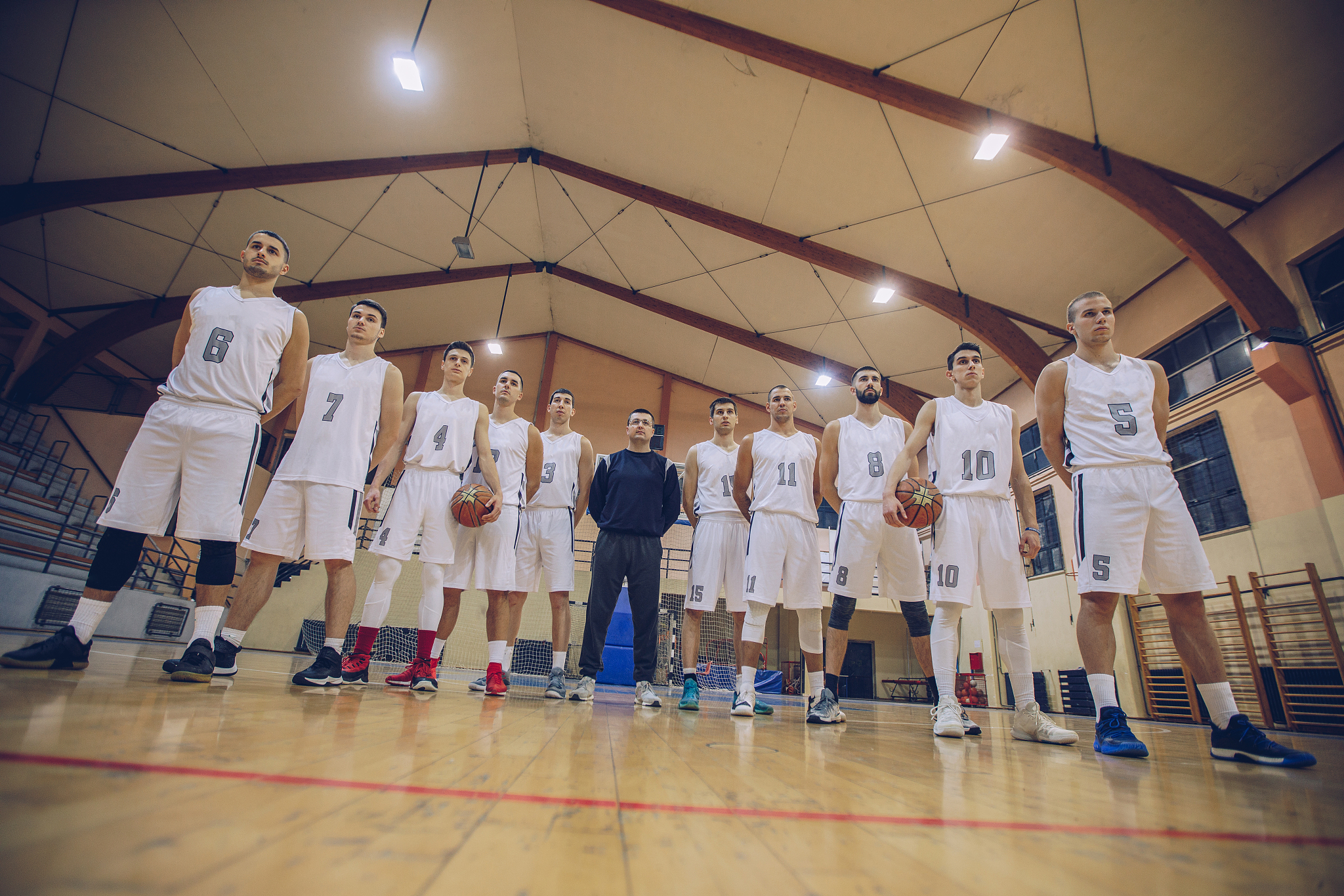 关于欧洲篮球新秀选拔赛，闪耀球场引发期待的信息