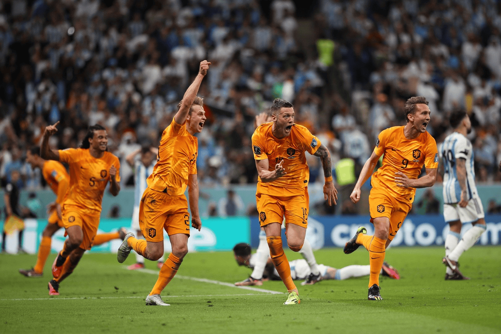 乐鱼体育入口-精彩足球瞬息万变,球员表现出色让人叹为观止