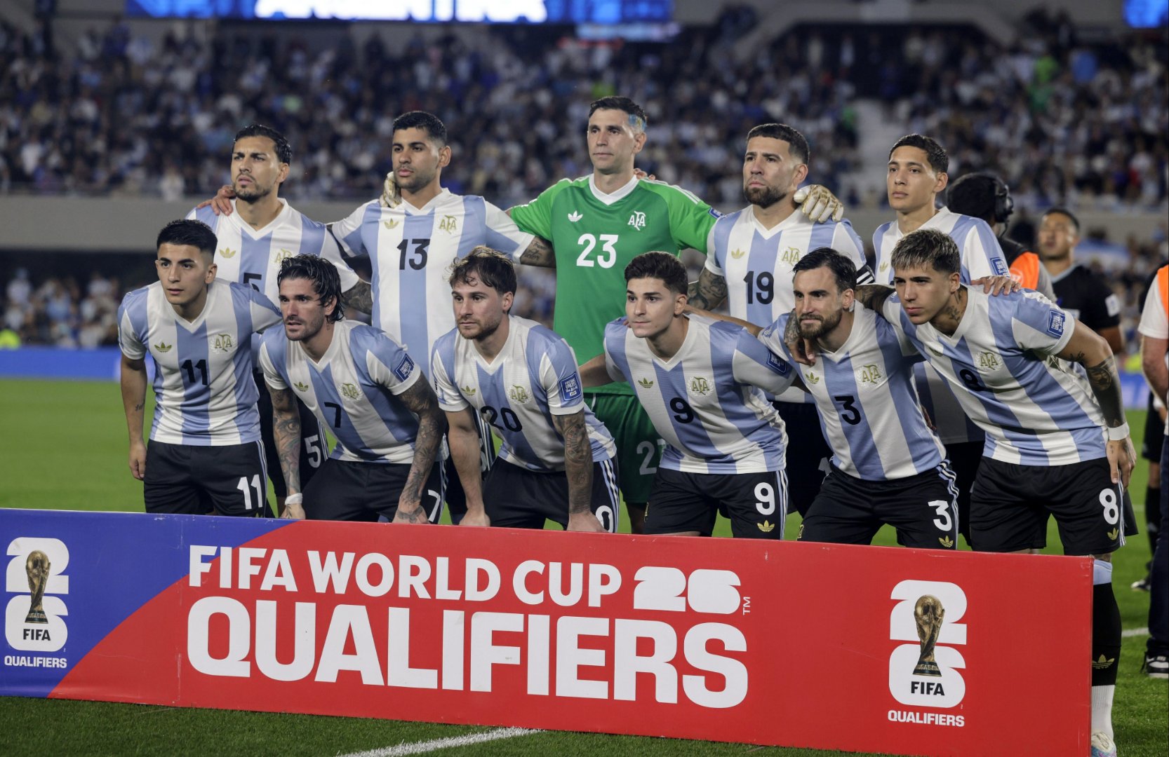 包含阿根廷国家队备战,与保加利亚队争夺胜利的词条 包含阿根廷国家队备战,与保加利亚队争夺胜利的词条