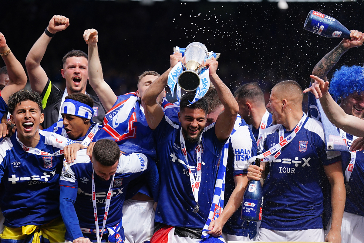 乐鱼体育馆-包含法兰克福队迎战狼堡，实现大比分胜利的词条