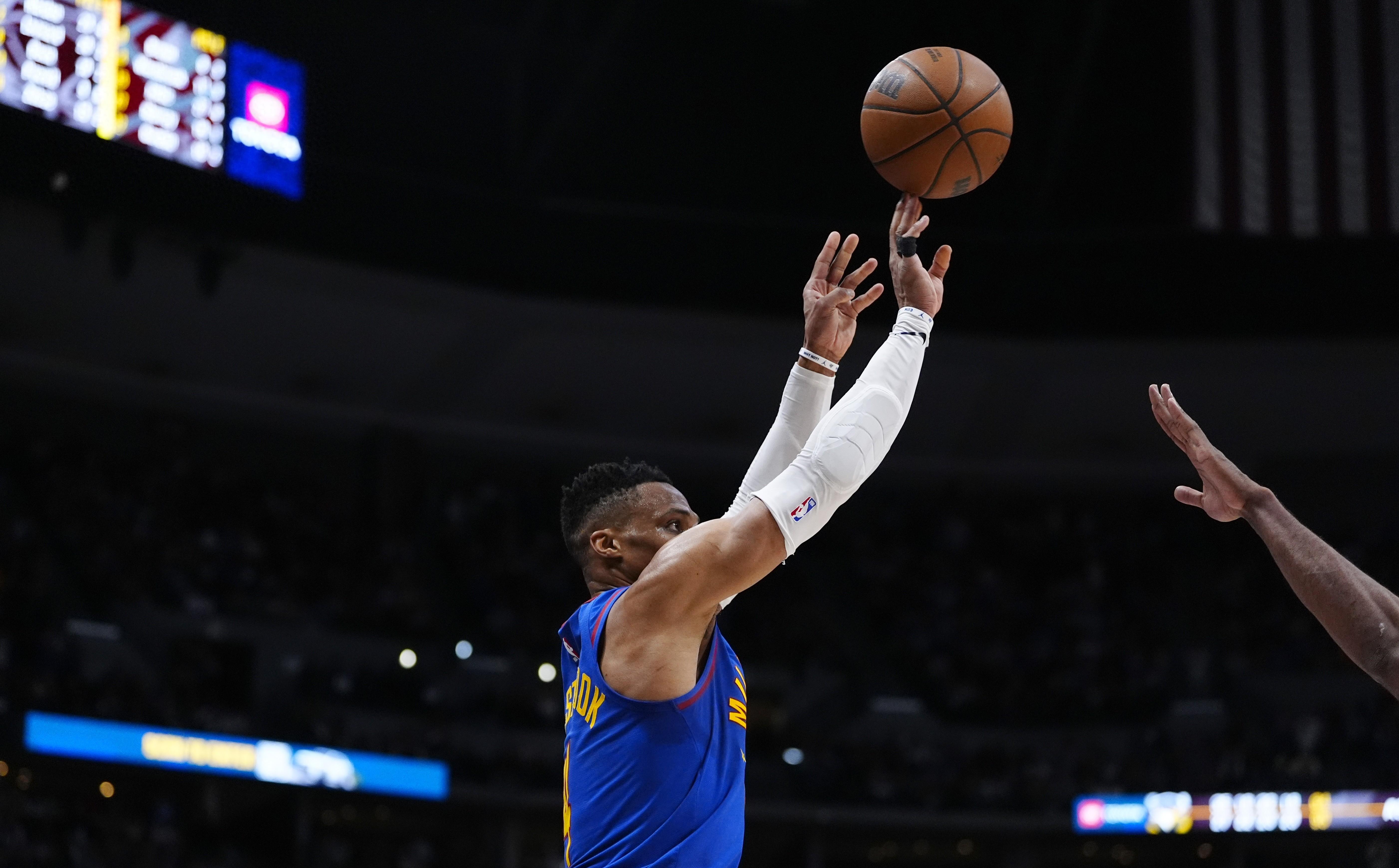 包含NBA季后赛战况激烈,人队紧咬比分的词条 包含NBA季后赛战况激烈,人队紧咬比分的词条