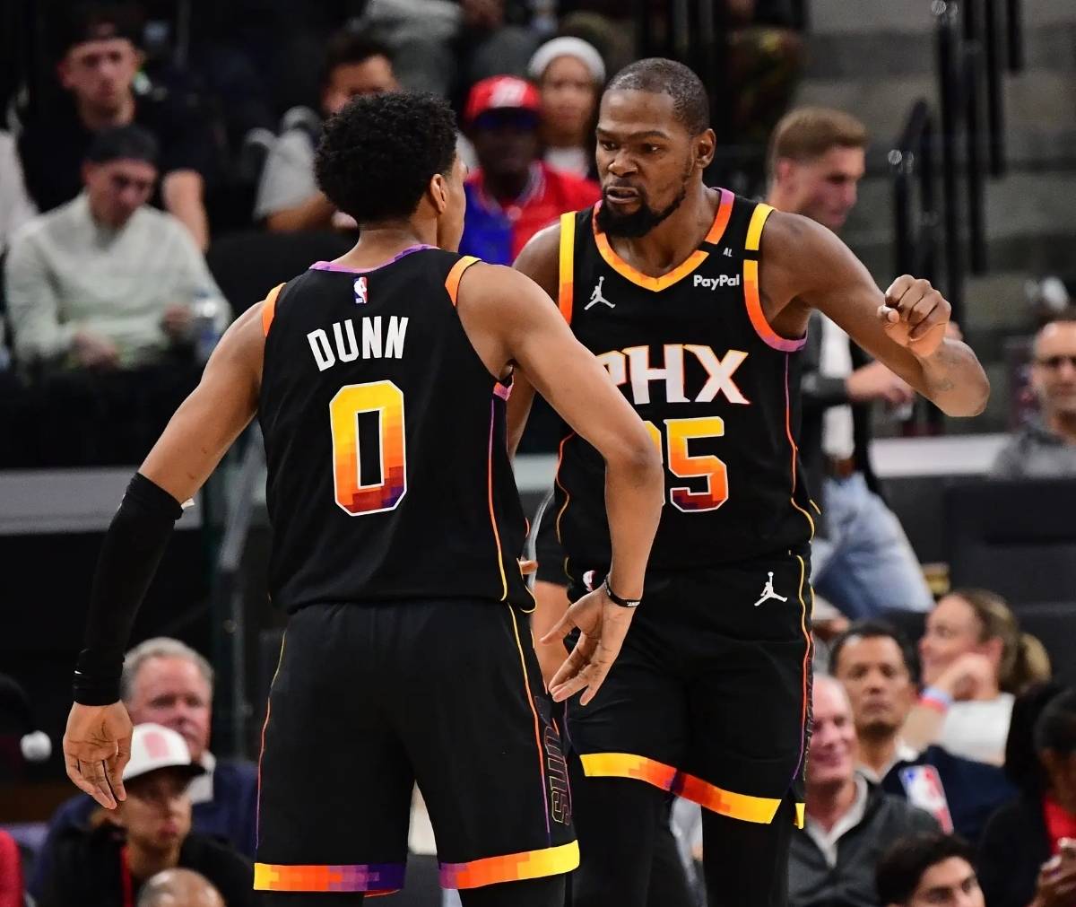 76人惨败太阳,西蒙斯遭遇封杀 76人惨败太阳,西蒙斯遭遇封杀