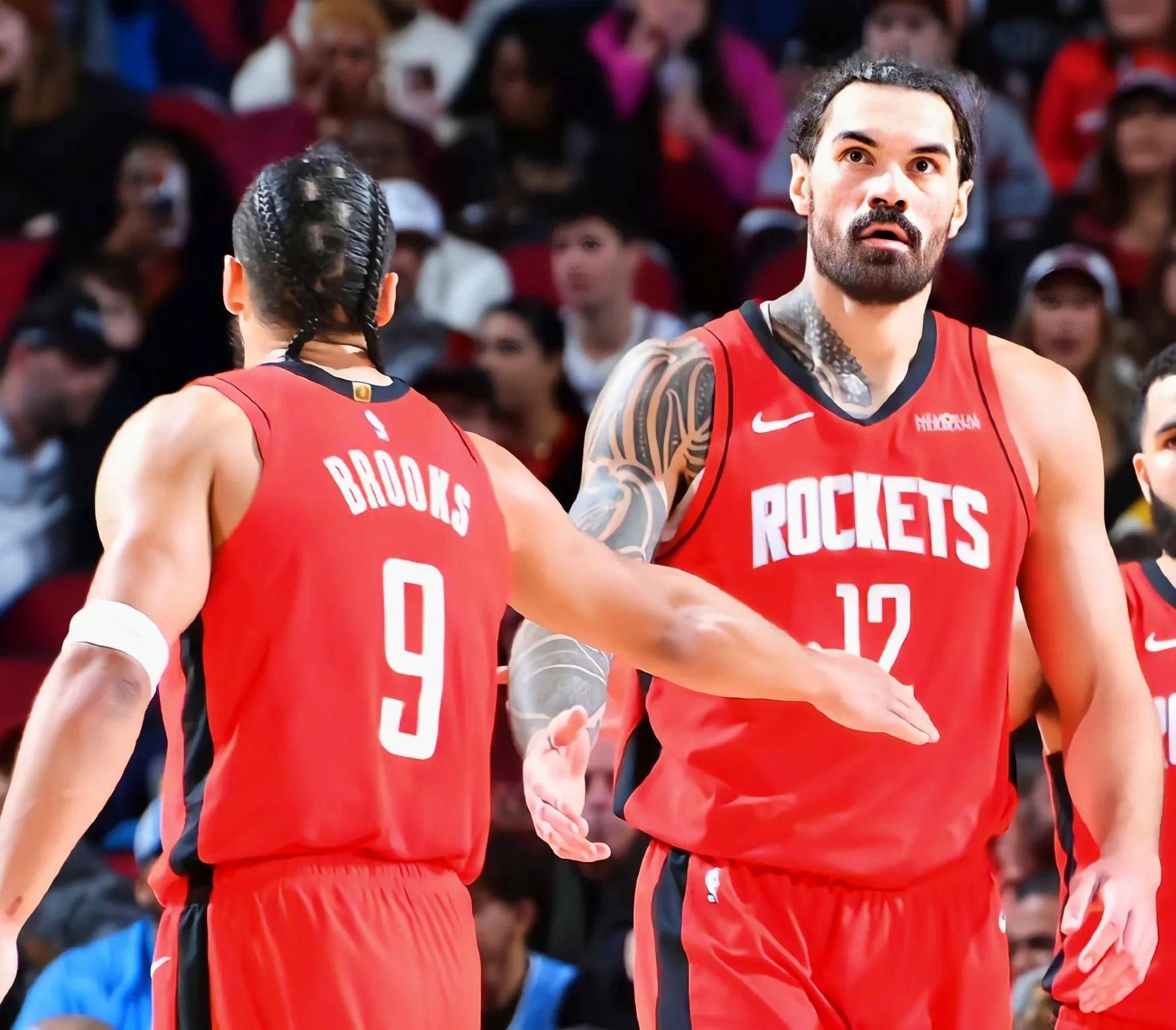 包含步行者客场胜火箭摆脱颓势的词条