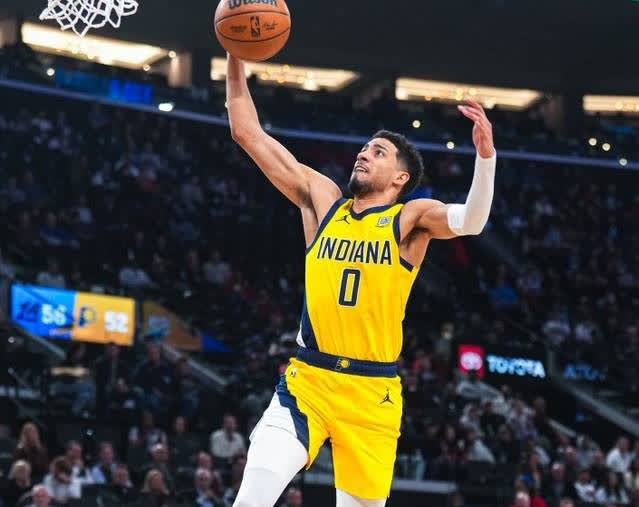 乐鱼体育视频-开拓者赢得激烈较量，豪取六连胜